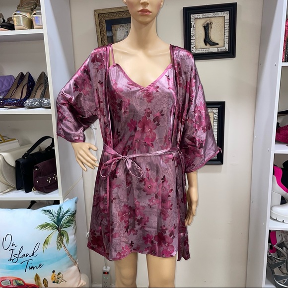 Secret Treasures NWT! Floral Mauve Purple  Chemise & Wrapper Set Size S - Picture 2 of 13